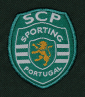 Short sleeves Reebok training Polo, worn by a Sporting Lisbon athlete