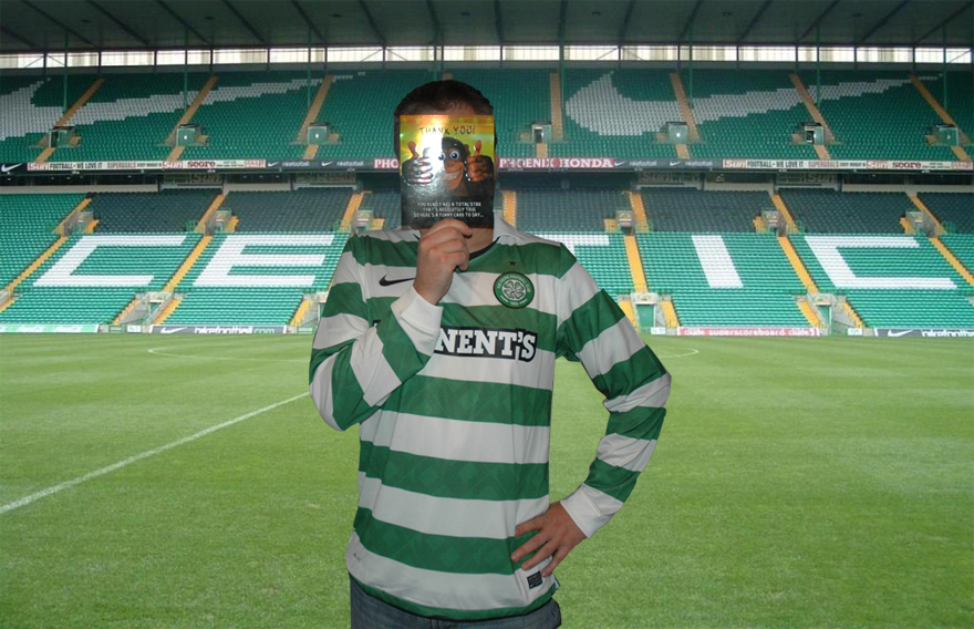 o Nuno Barradas no Celtic Park em Glasgow, com uma camisola Nike do Celtic