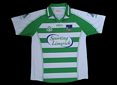 Camisola do Sporting Limerick, clube que pratica GAA (Gaelic Athletic Association), rguebi e futebol