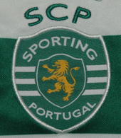 2013/14. Camisola do Sporting com homenagem à Taça das Taças por dentro da gola. Contrafeita de produção tailandesa