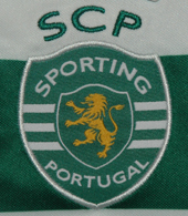 2013/14. Camisola do Sporting com homenagem  Taa das Taas por dentro da gola. Contrafeita de produo tailandesa