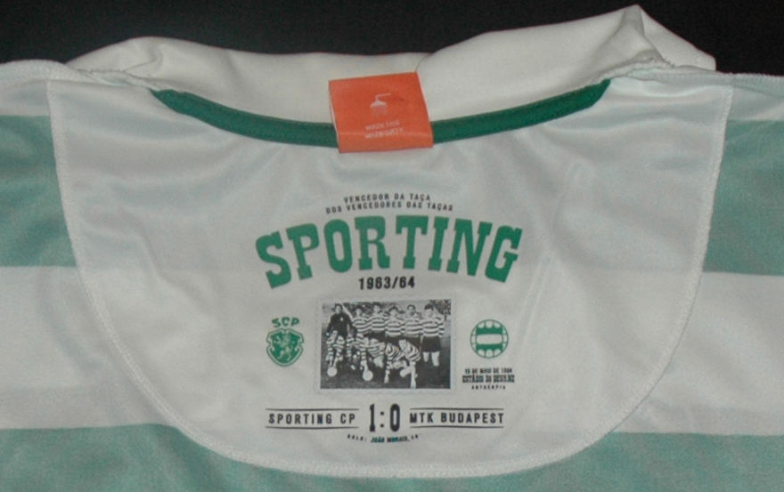 Camisola do Sporting 2013/13 com homenagem  Taa das Taas - reverso