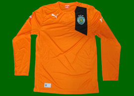 2012/2013. Prottipo da Puma, equipamento de mangas compridas do Sporting, alternativo laranja