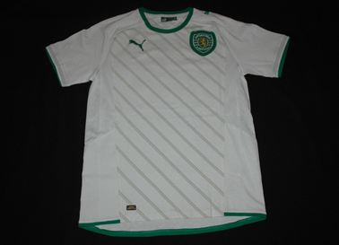 cotton t-shirt with a huge clube crest. Never sold, Sporting Puma